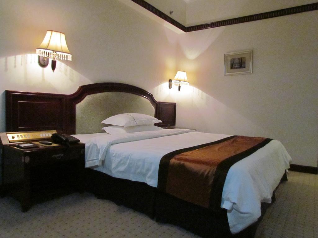 W.Y. Lera Hotel Гуанчжоу Экстерьер фото